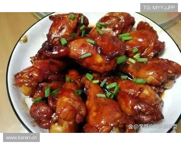 字母哥家冰箱里只放鸡胸肉和水，连瓶可乐都找不到