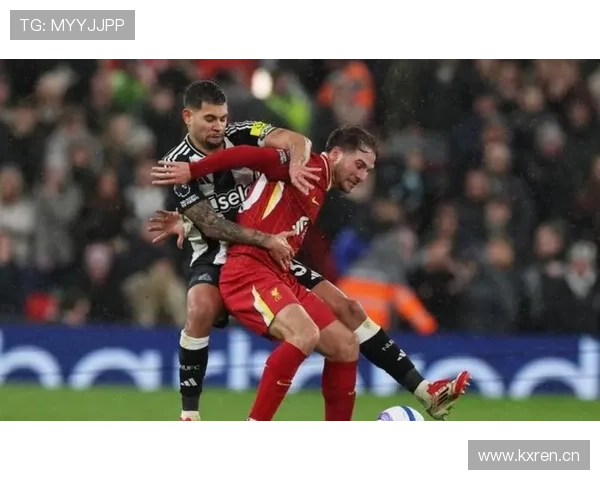 利物浦重返英超争冠行列，球队争冠形势变化与关键战表现面临考验。